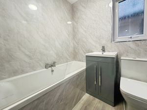 Family Bathroom - click for photo gallery